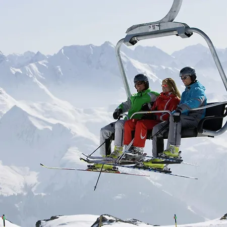 Stylish Flats In Near Lifts *