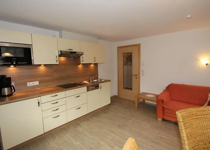 Stylish Flats In Near Lifts