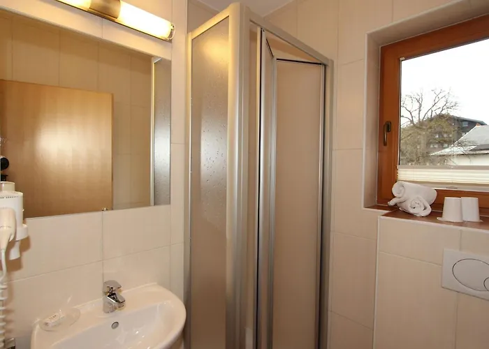 Stylish Flats In Near Lifts Apartamento Uderns