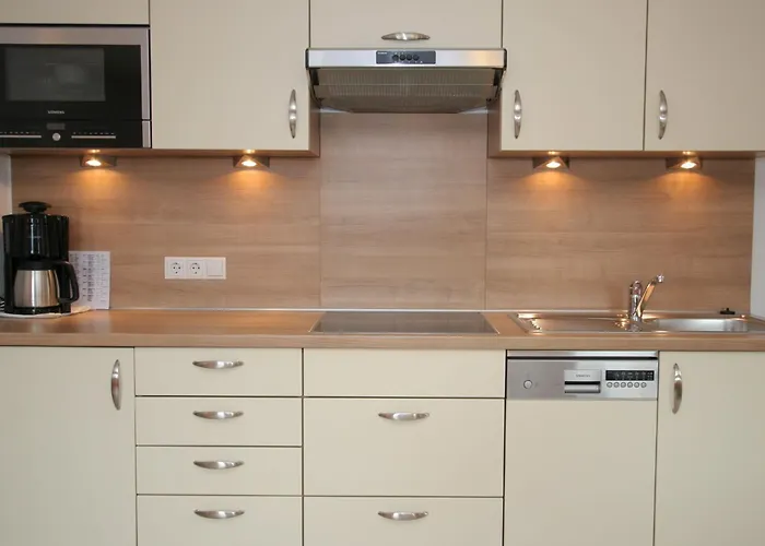 Stylish Flats In Near Lifts Uderns