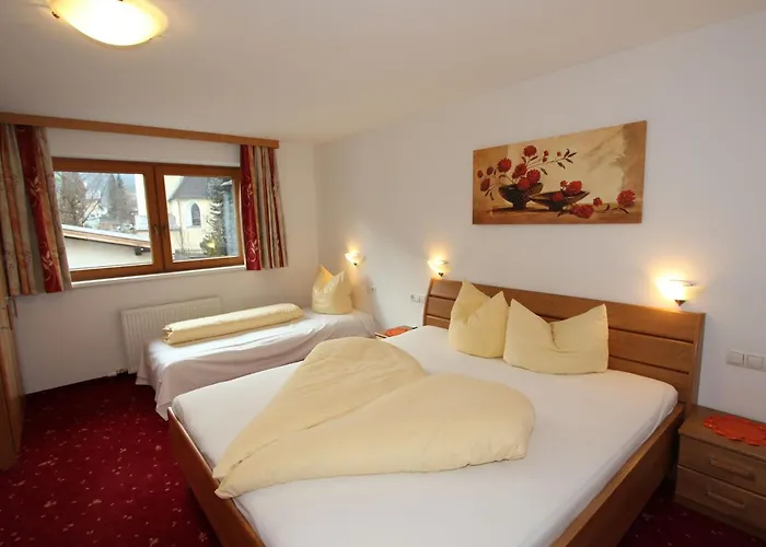 Stylish Flats In Near Lifts Apartamento Uderns