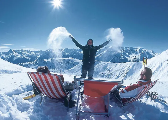 Stylish Flats In Near Lifts Uderns