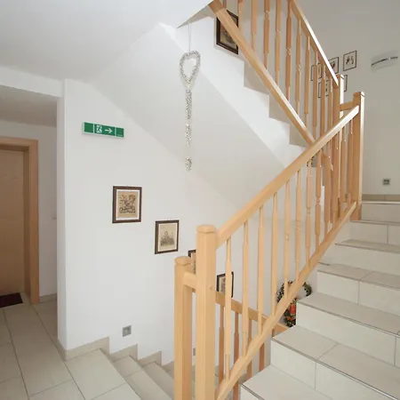 Flat In Near The Area * Uderns